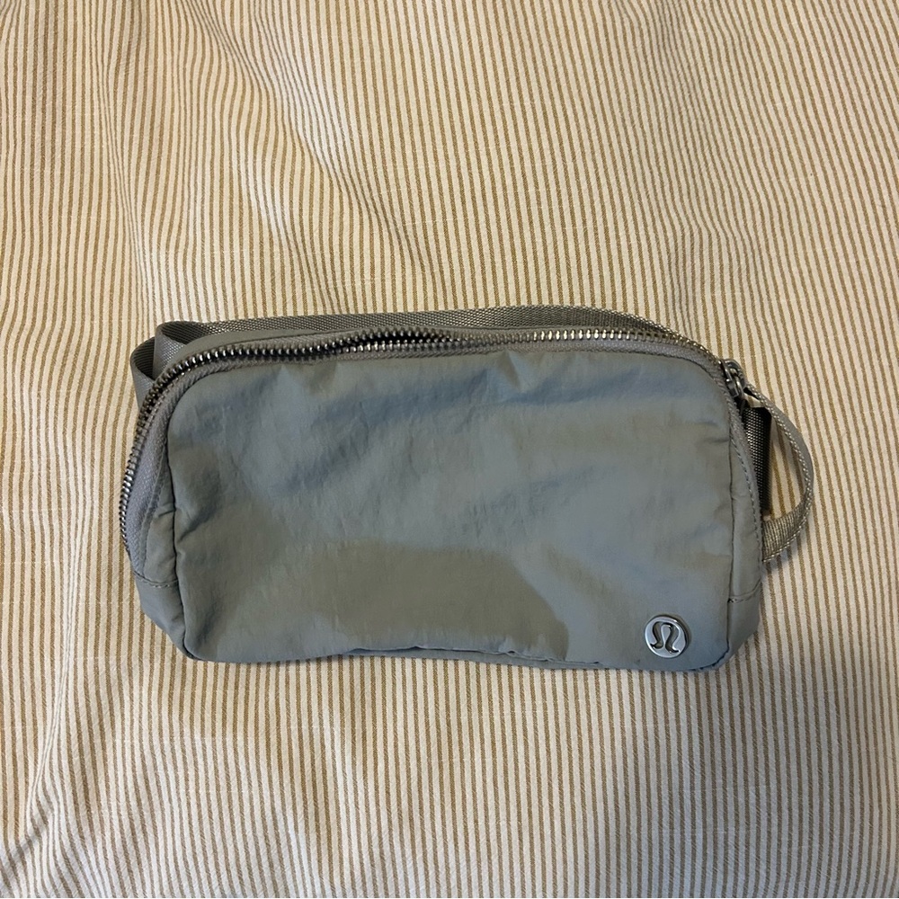 LULULEMON belt bag